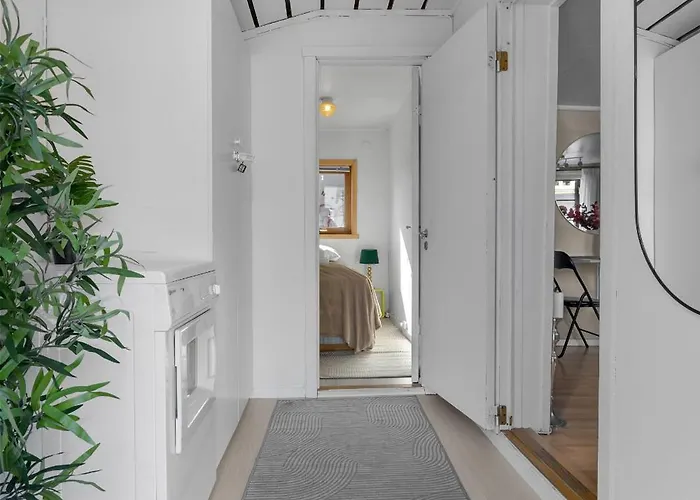 Aurora - Aurora Center Apartment